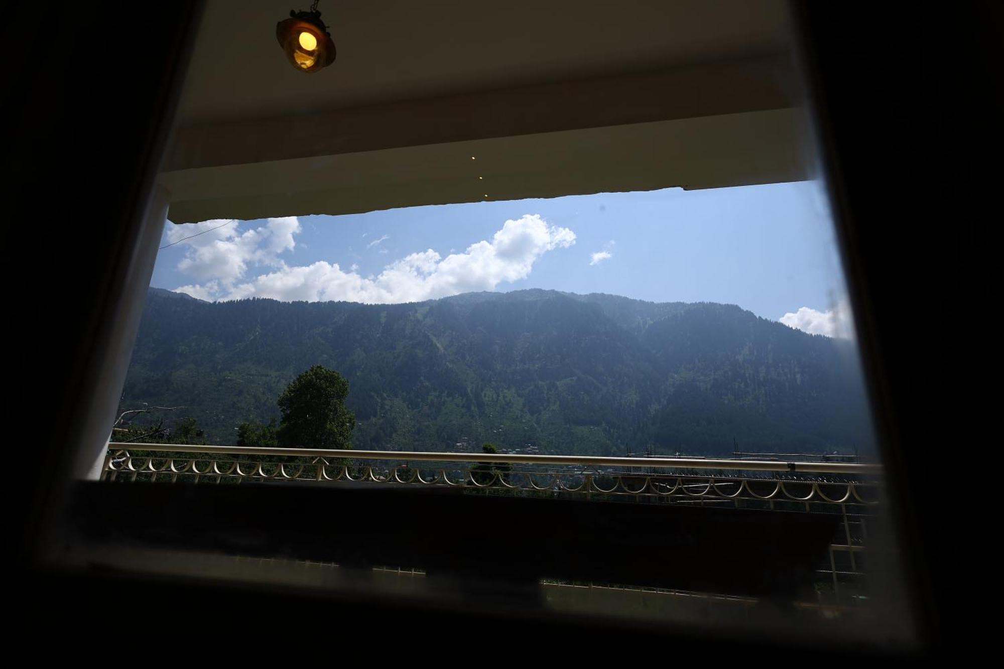 Beholden Stay And Cafe - A Luxury Boutique Hotel In Manali Manali (Himachal Pradesh) Exterior photo